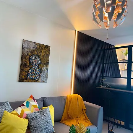 Fermina\'S Place Luxury Skyline Suite By Red Residences Makati