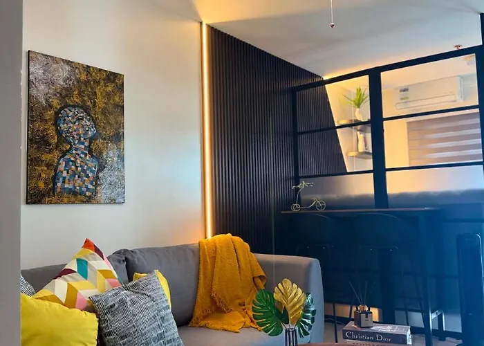 公寓式飯店 Fermina's Place Luxury Skyline By Red Residences Makati