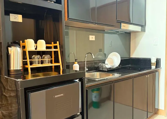 Fermina's Place Luxury Skyline By Red Residences Makati 公寓式飯店 *